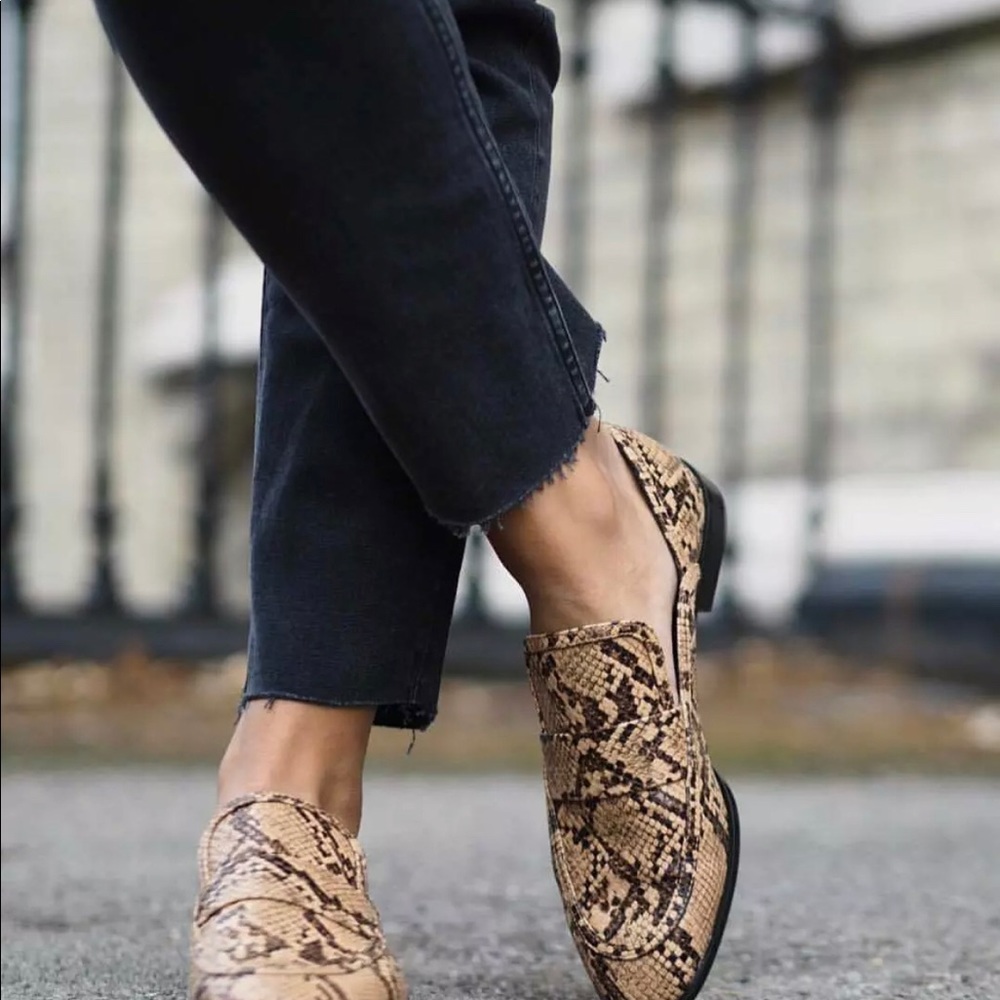 NWT ZARA SNAKE PRINT LOAFERS SHOES